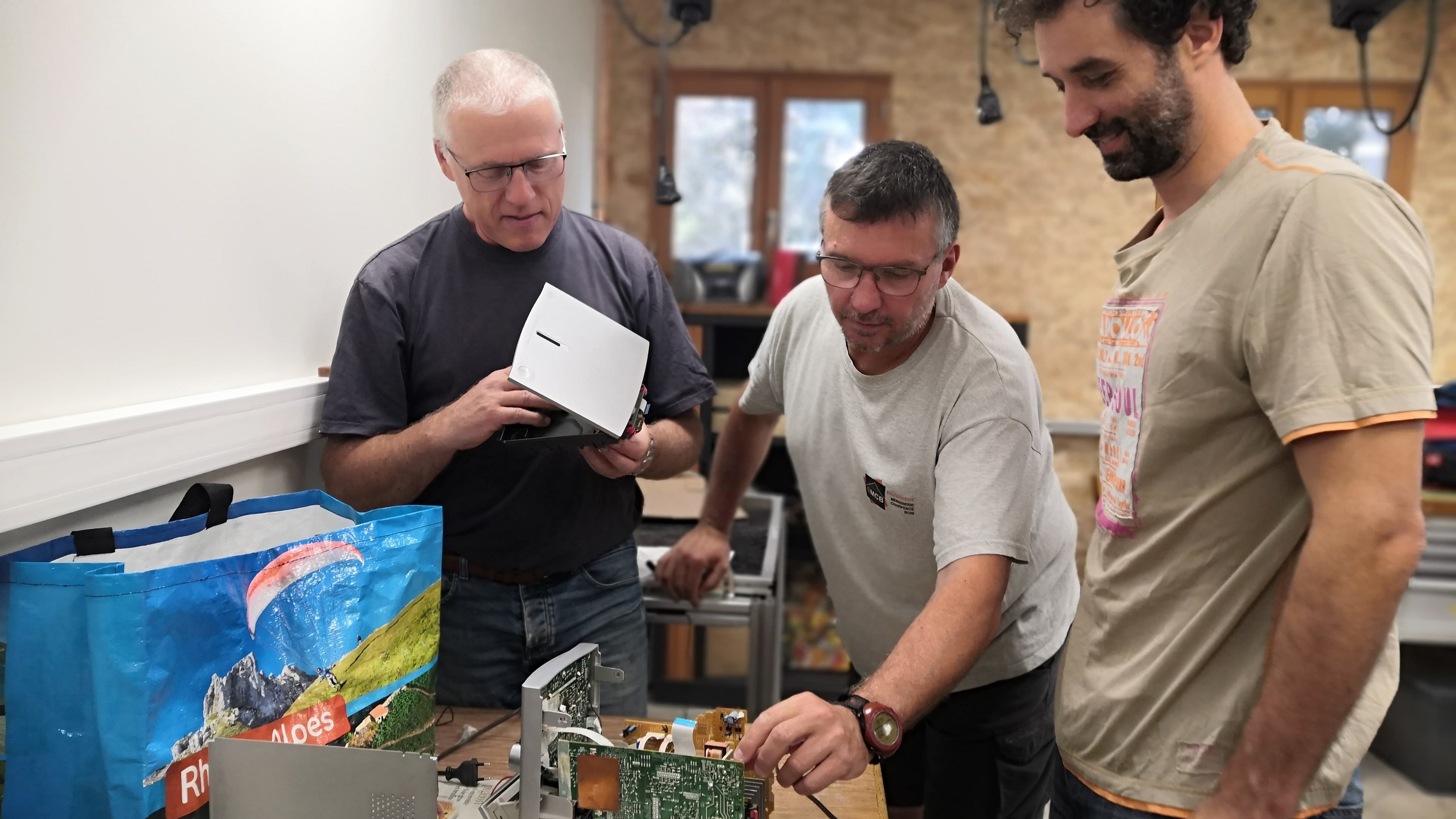 image pour le bandeau Que sont les REPAIR CAFÉ?